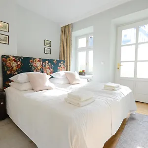 3* מלון דירות Crystal Chez Helena