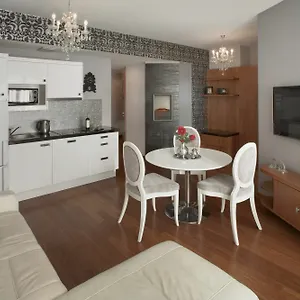 3* מלון דירות Parkside Old Town